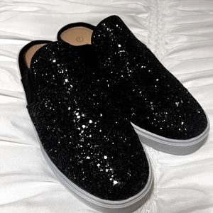 Kaanas woman’s black sequin slip-on loafers Size 7